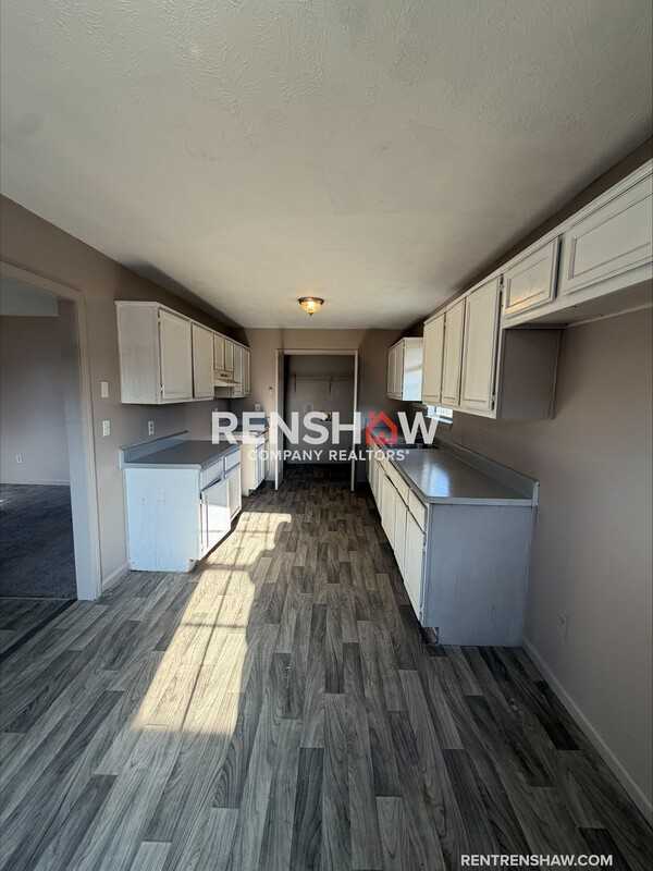 341 Lincoln St - Photo 5 of 11