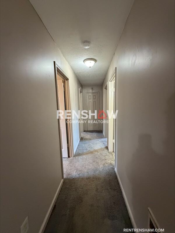 341 Lincoln St - Photo 7 of 11