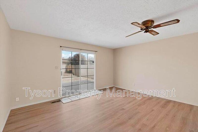 12241 Woodland Ave Ne - Photo 6 of 33