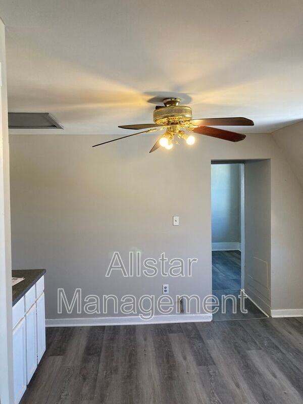 3521 W 58th St - Photo 6 of 7