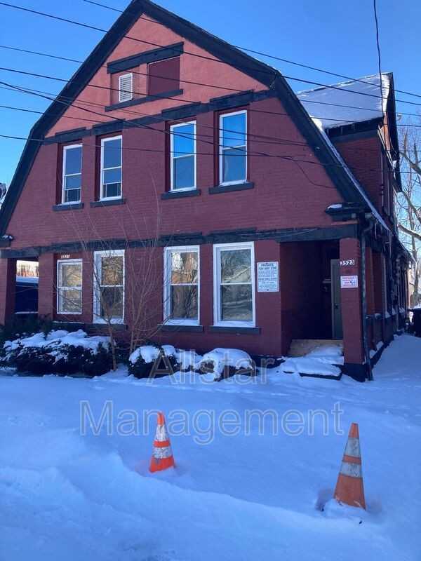 3523 W 58th St - Photo 2 of 12