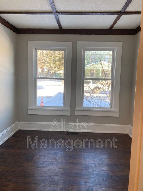 3523 W 58th St - Photo 6 of 12