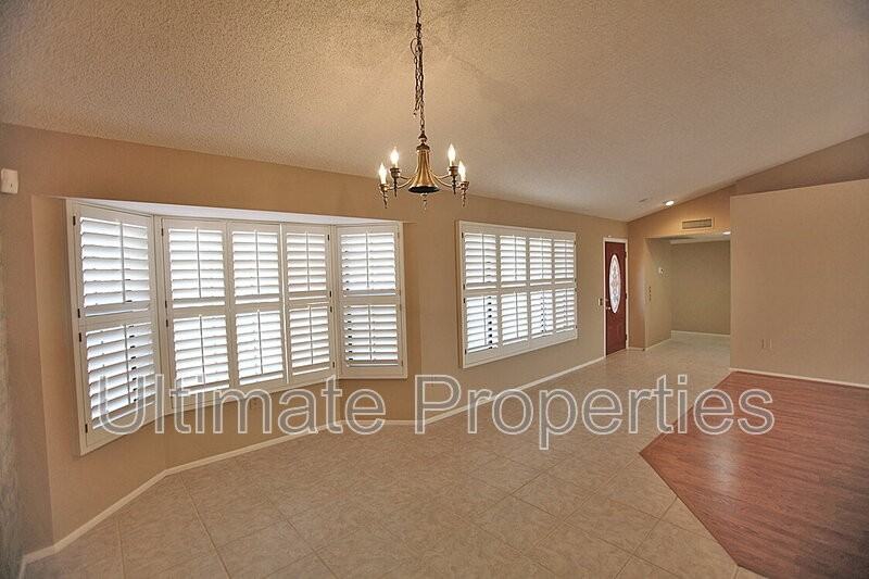 14735 W Buttonwood Dr - Photo 4 of 16