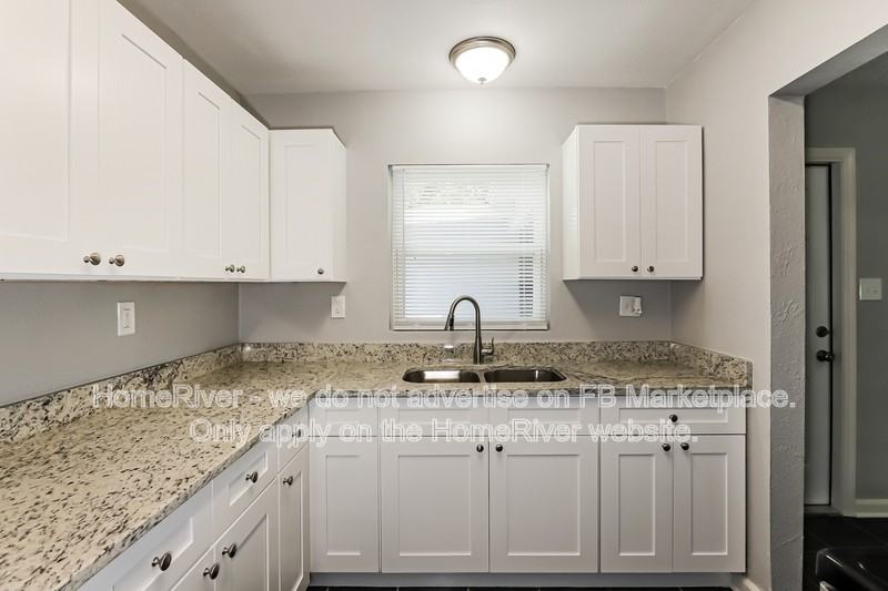 404 Pevetty Dr - Photo 6 of 17