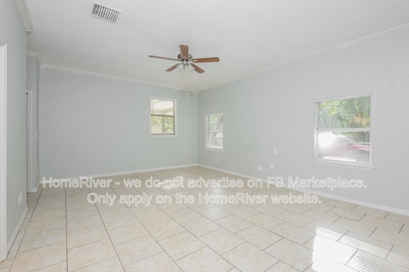 1053 Spring Garden St - Photo 7 of 20