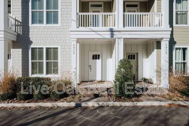 2929 Arctic Ave - Photo 2 of 37