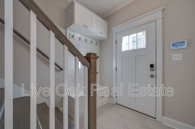 2929 Arctic Ave - Photo 4 of 37