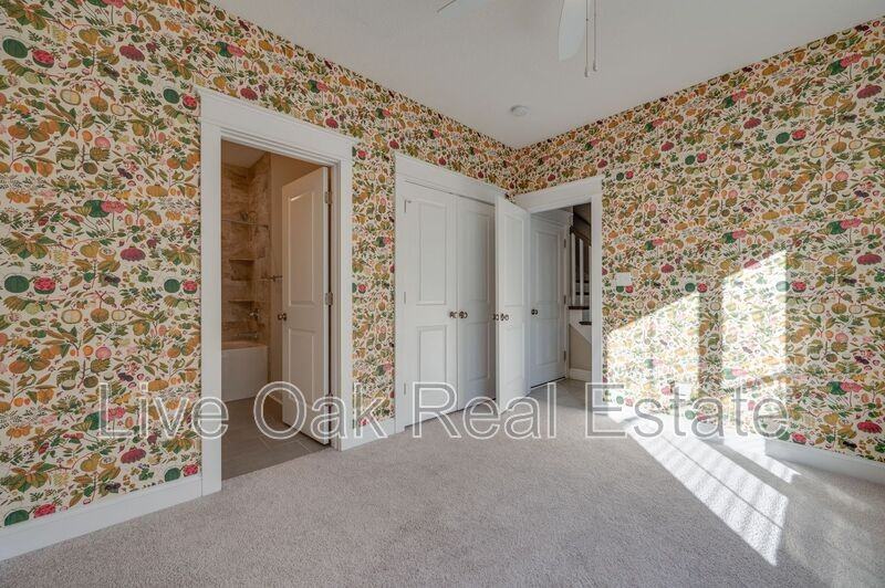 2929 Arctic Ave - Photo 7 of 37