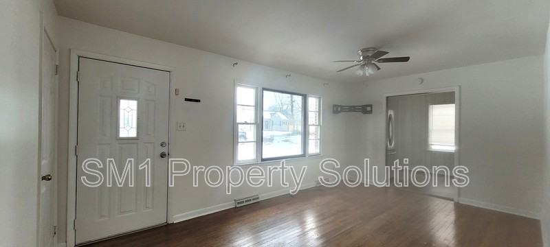 1907 Apex Pl - Photo 5 of 18