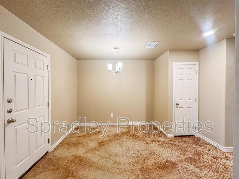1028 Edwards Dr Apt B - Photo 7 of 18