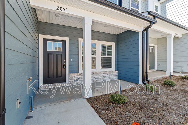 2051 Denmark Ave Se - Photo 5 of 36