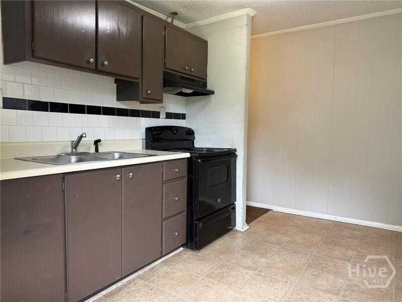 317 Strickland St - Photo 2 of 10