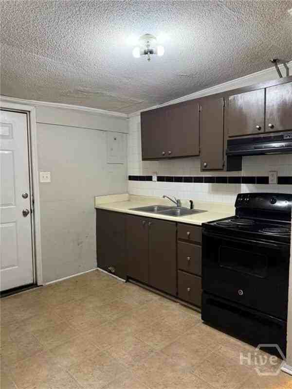 317 Strickland St - Photo 4 of 10