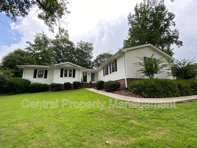 4724 Coach Hill Dr - Photo 2 of 47