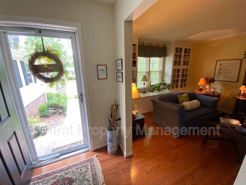 4724 Coach Hill Dr - Photo 7 of 47