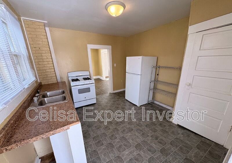 3420 Plaza Dr - Photo 4 of 8