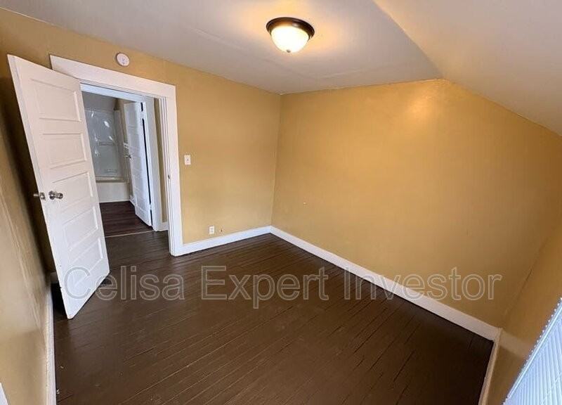 3420 Plaza Dr - Photo 6 of 8