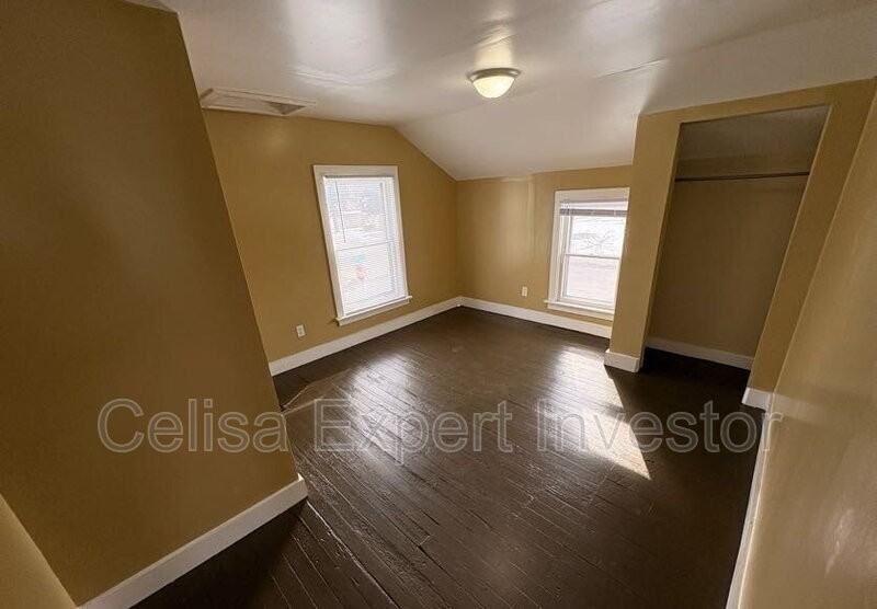 3420 Plaza Dr - Photo 7 of 8