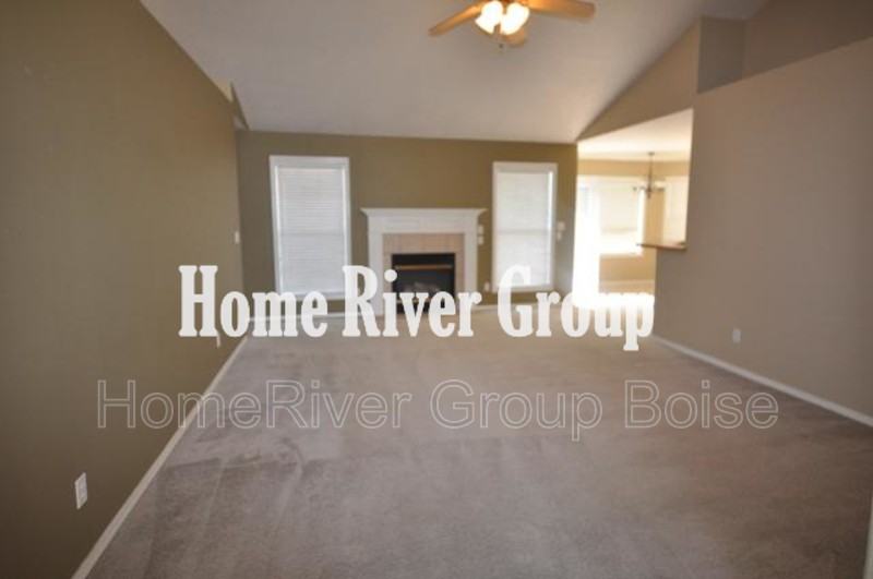 14133 Tara St - Photo 3 of 27