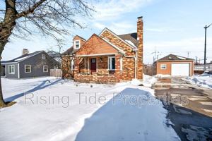 featured image of 1937 Sunny Ridge Rd N