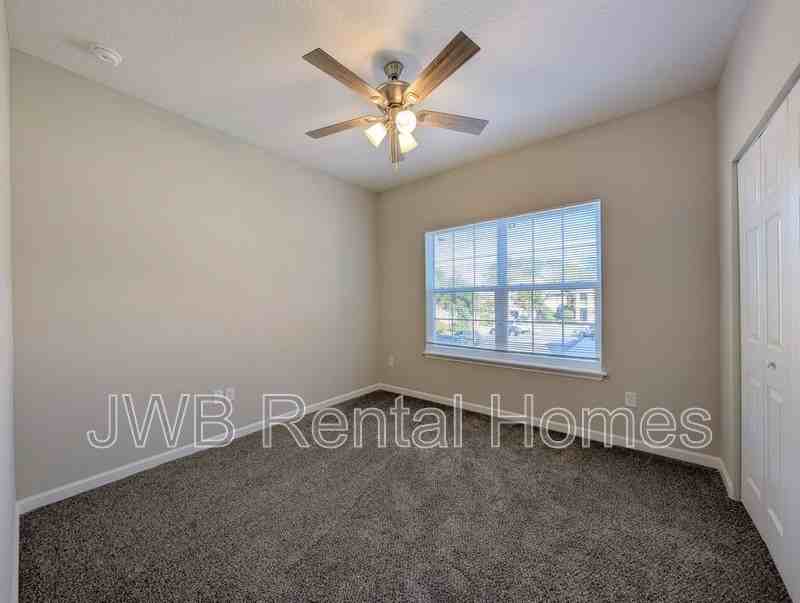 615 James St - Photo 7 of 19