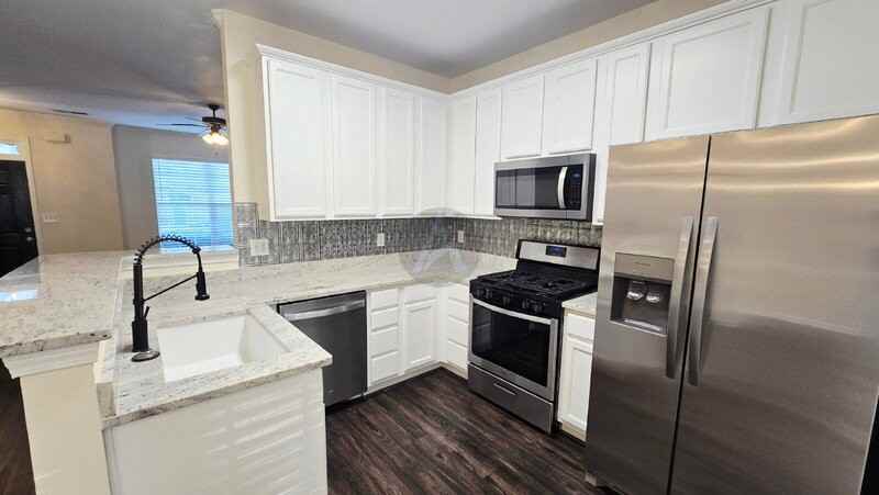 4704 Liberty Square Dr - Photo 3 of 34