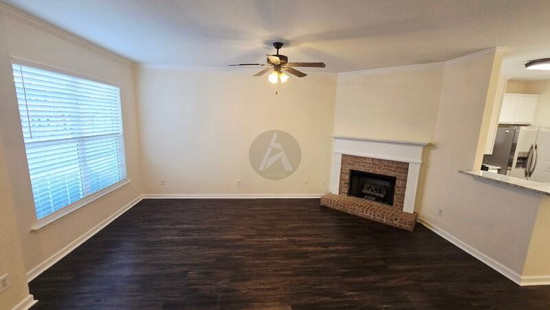 4704 Liberty Square Dr - Photo 6 of 34