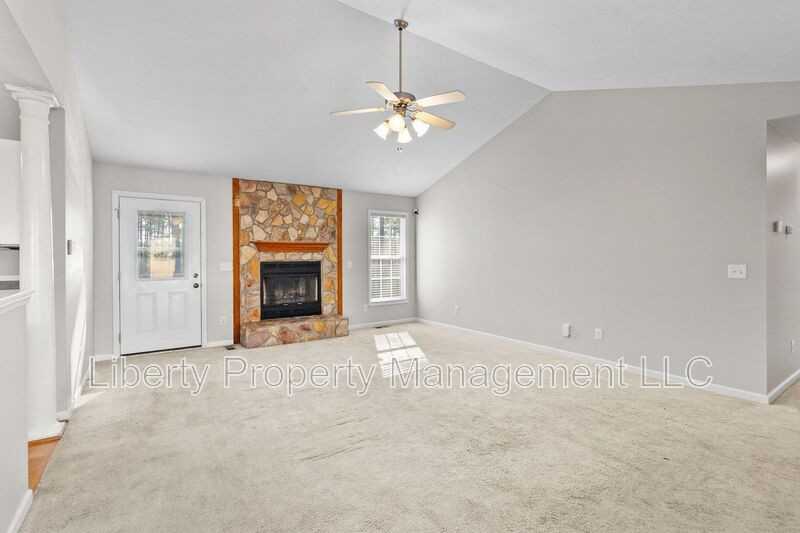 48 Commonwealth Ct - Photo 3 of 18