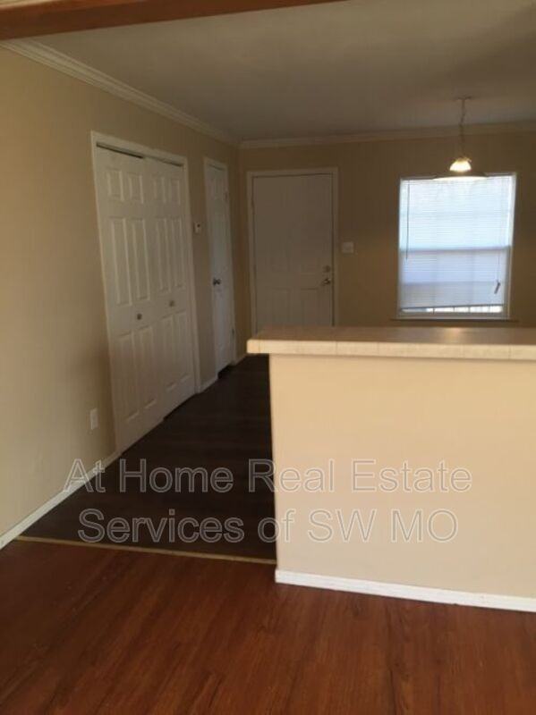 503 W Warren Ave - Photo 5 of 15