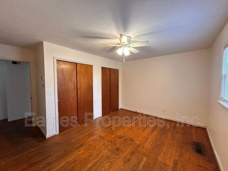 413 Beech St - Photo 6 of 15