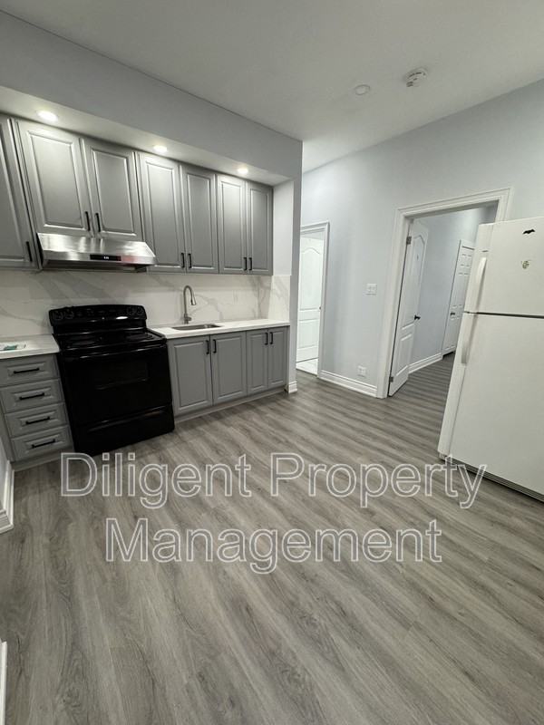 219 Stewart St - Photo 2 of 21