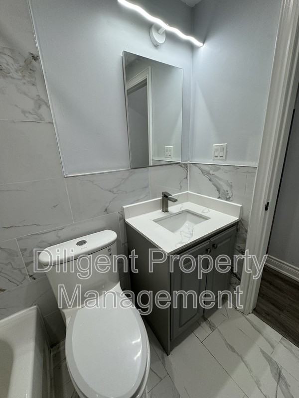 219 Stewart St - Photo 7 of 21