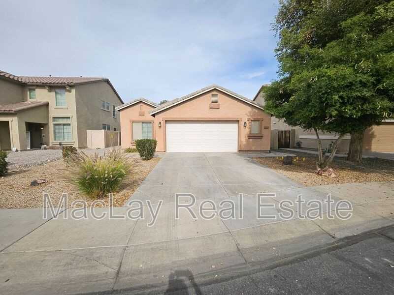 43826 W Lindgren Dr - Photo 2 of 22