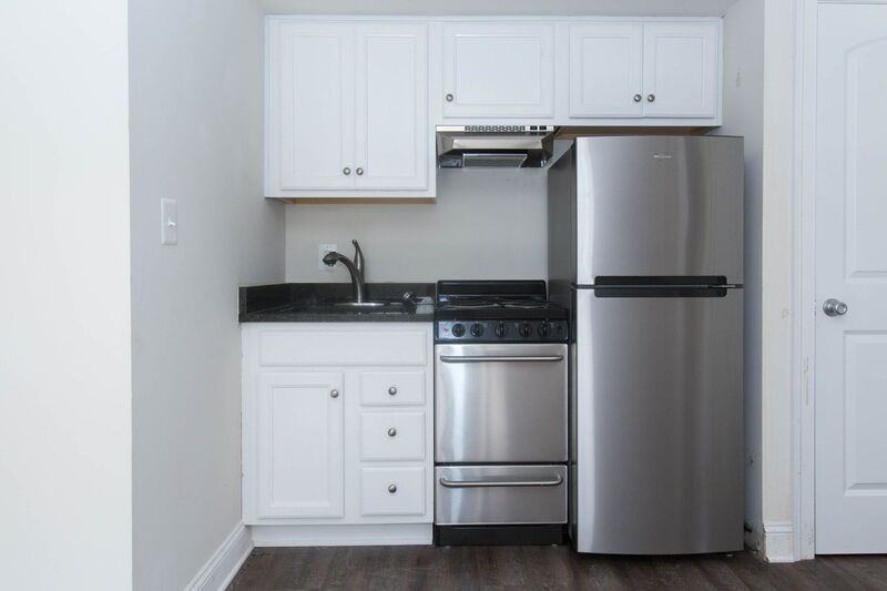 256 Stribling Ave #D - Photo 2 of 11