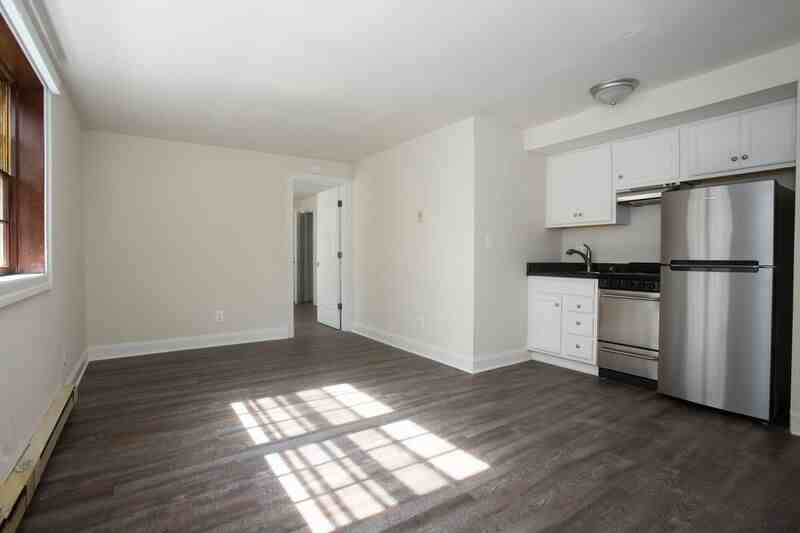 256 Stribling Ave #D - Photo 3 of 11