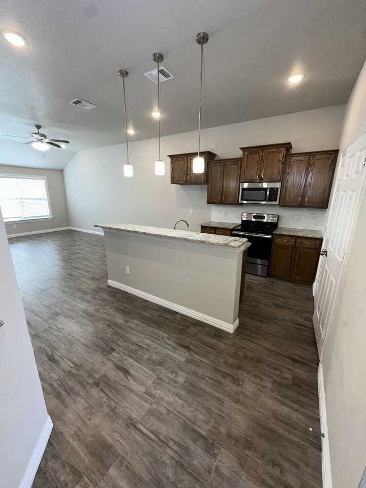 1041 Cavendish Avenue - Photo 6 of 25