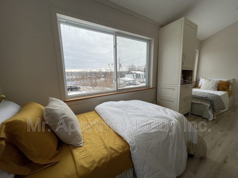 91 Main St W - Photo 7 of 14