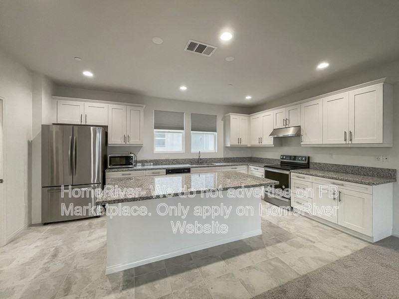 261 N Garfield St - Photo 2 of 21