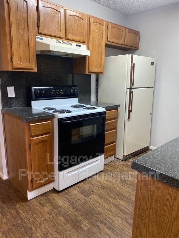 1409 Kilpatrick Ct #D - Photo 5 of 25