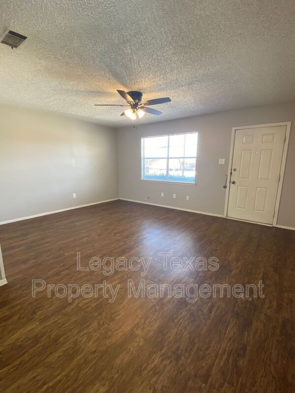 1409 Kilpatrick Ct #D - Photo 6 of 25