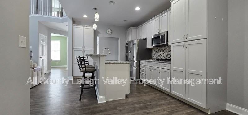 4413 Stole Rd - Photo 2 of 19