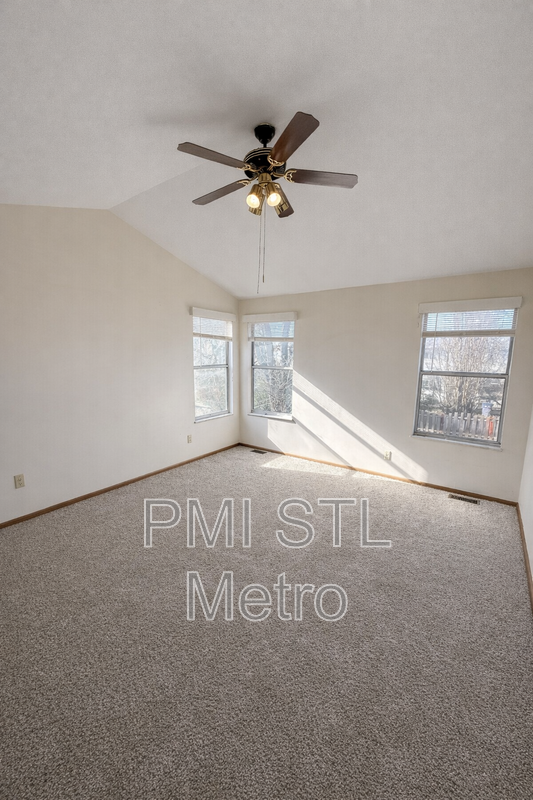 3865 Kentucky Derby Dr - Photo 5 of 14