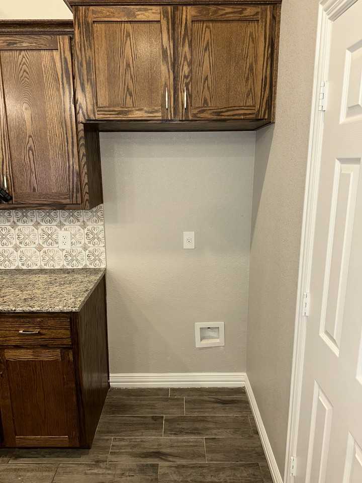 624 Wrigley Lane - Photo 6 of 24