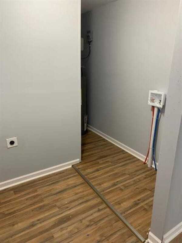 663 Williams St - Photo 3 of 18