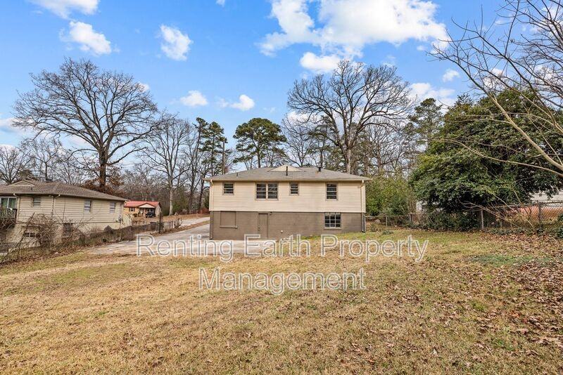 1321 5 Mile Rd - Photo 5 of 20