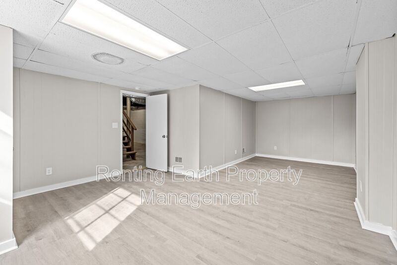 1321 5 Mile Rd - Photo 7 of 20