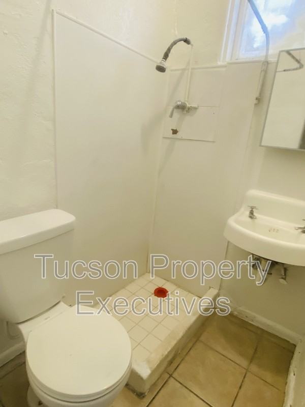 19 W Veterans Blvd - Photo 4 of 9