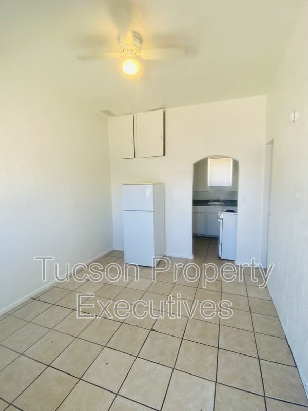 19 W Veterans Blvd - Photo 6 of 9