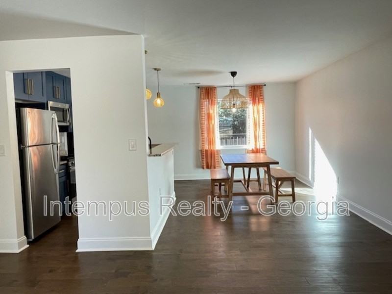 2867 Joyce Ave - Photo 5 of 40