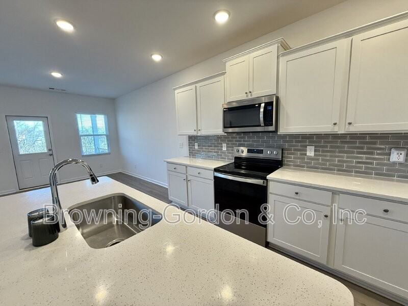 106 Glacier Way - Photo 4 of 29